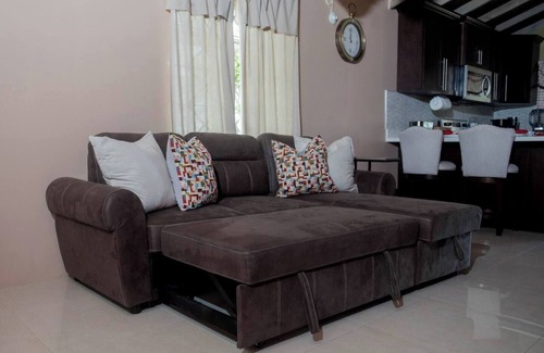 Montego Bay House | MONTEGO BAY ISLAND HOME- NEAR BEACH,SHOPPING,ENTERTAINMENTn