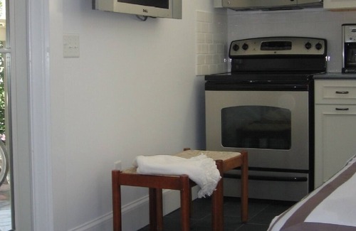 Provincetown Apartment | Montello Cottage - The Pefect West End Location