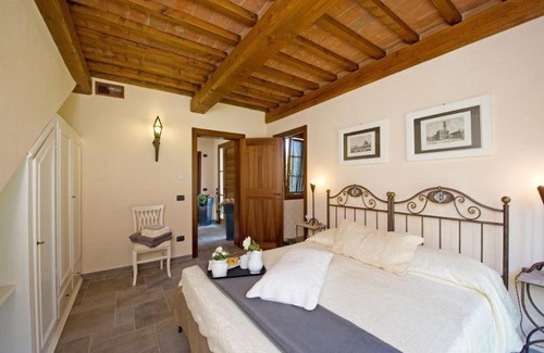 Montelopio Villa | Montelopio Villa Sleeps 8 Pool Air Con WiFi