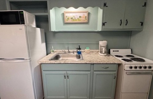 Lower Grand Lagoon Hotel | Monterey Motel - Guest Room 5 at Beach Access 8. Large Pool. Newly Remodeled.