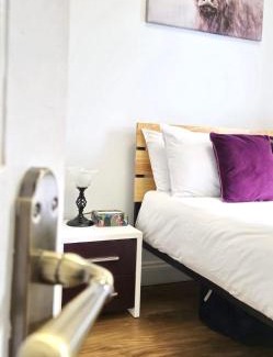 Leith Apartment | Montgomery Central Apartment