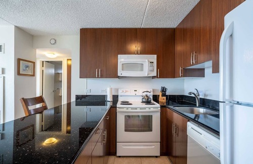 Waikiki Condo | Monthly- Chateau Waikiki 3513 2 Bedroom Ocean/ Diamond Head