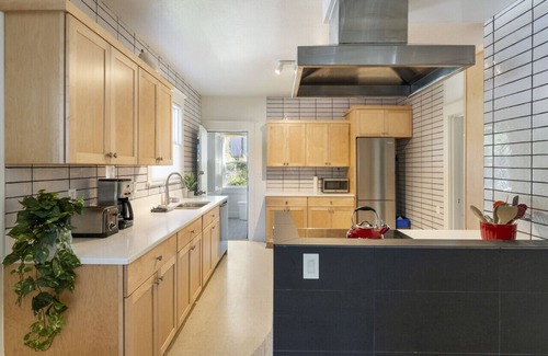 Hosford-Abernethy Apartment | Monthly Rental - 2BD Hideaway Private Apt!