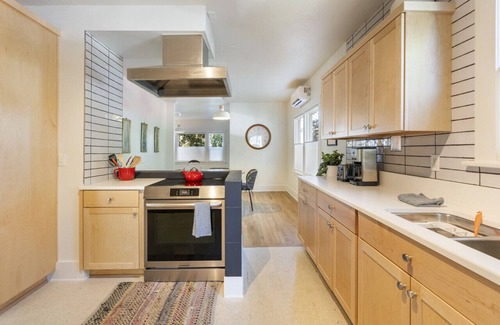 Hosford-Abernethy Apartment | Monthly Rental - 2BD Hideaway Private Apt!