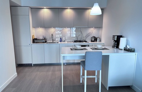 Metrotown Apartment | Monthly stay-Relocation Special-New condo at Metrotown
