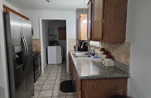 Raleigh House | MONTHLY STAYS-Private 7BR Secluded Compound-Spacious Retreat w/Abundant Parking