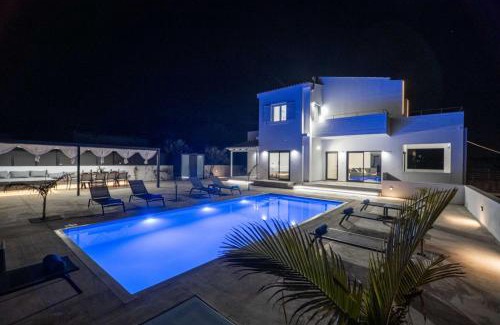 Daratsos Villa | Montis villa sea view heated pool