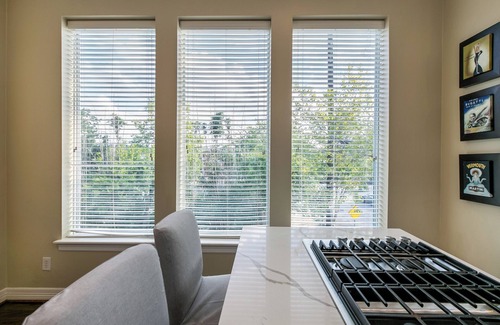 Neartown Villa | Montrose Lodge by Dunyha