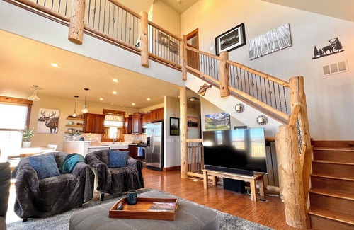 Montrose Cabin | Montrose Quiet Country Home with a View on 3 Acres!