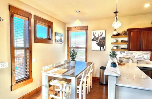 Montrose Cabin | Montrose Quiet Country Home with a View on 3 Acres!