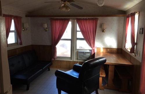 Moody Resort | Moody Beach Camping Resort 38 ft. Park Model 8
