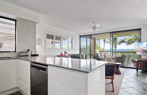 Point Lookout Apartment | Mooloomba Two | 3 bed 2 bath | Cylinder Beachfront