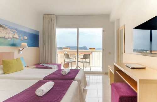 Es Canar Hotel | Moon Dreams Coral Beach