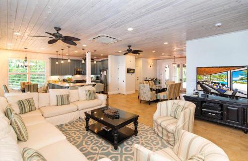 Rum Point House | Moon Kai home