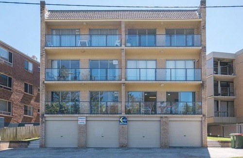 Caloundra Apartment | Moondara Unit 2, 21 Bulcock Beach Esplanade, Bulcock Beach