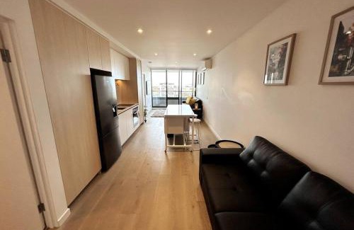 Moonee Ponds Apartment | Moonee Ponds 1BR Apartment
