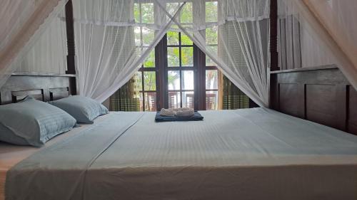 Dickwella Hotel | Moonlight beach