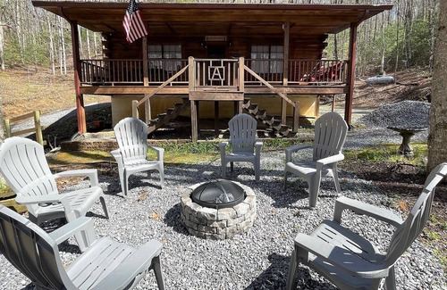 Murphy Cabin | Moonlight Holler - enjoy privacy in this cute mountain cabin!