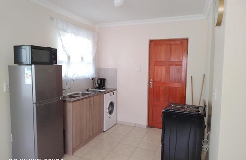 Mangaung Bed & Breakfast | Moonlight Inn 207 unit 2C
