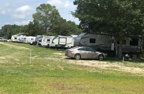 New Bern Resort | Moonlight Lake RV Park and Cottages