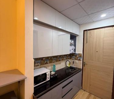 Greater Noida Apartment | Moonlight Stay