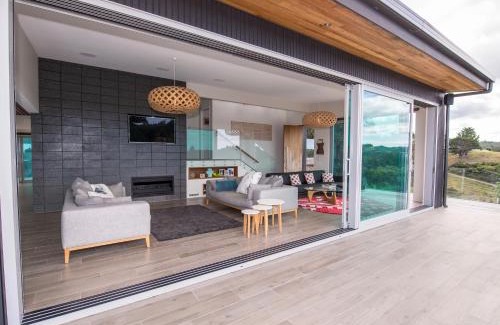 Tutukaka House | Moonlit Knights - Tutukaka Holiday House