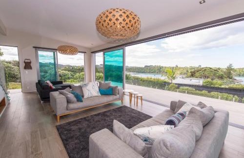 Tutukaka House | Moonlit Knights - Tutukaka Holiday House