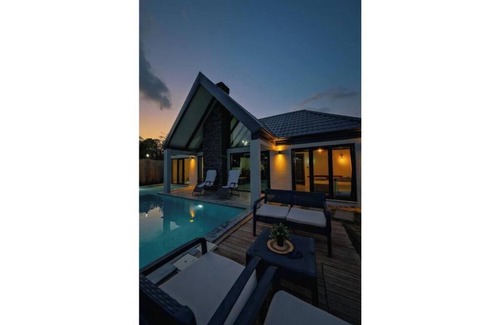 Yanik Villa | MoonSA Boutique Villas - Bungalow with a Hot Pool