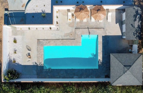 Joshua Tree House | Moonstone: Pool, Spa, Pickle Ball Court & Sauna