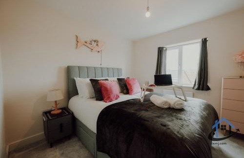 Market Harborough Apartment | Moore House 3 bed 3 and half bathroom x2 parking
