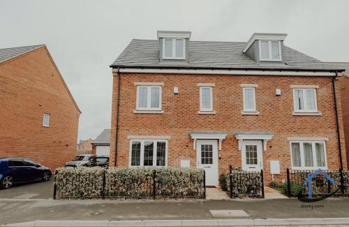 Market Harborough Apartment | Moore House 3 bed 3 and half bathroom x2 parking