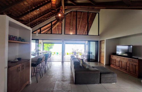 Temae House | MOOREA - Fare Coraline