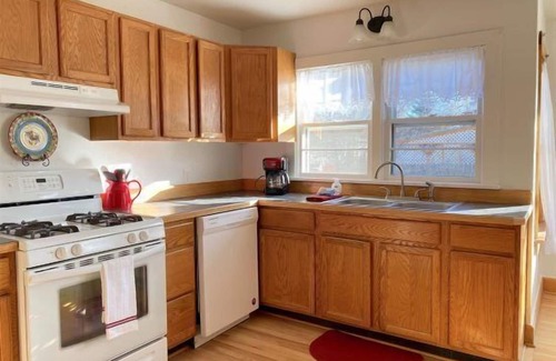 Cody House | Moose Retreat- pet friendly, large family home close to Downtown Cody