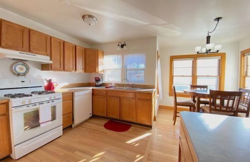 Cody House | Moose Retreat- pet friendly, large family home close to Downtown Cody