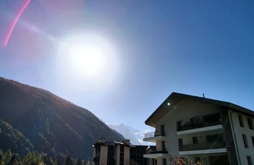 Argentiere Apartment | Moraine Appt at the foot of Grands Montets, Mont Blanc view, family Christmas skiing