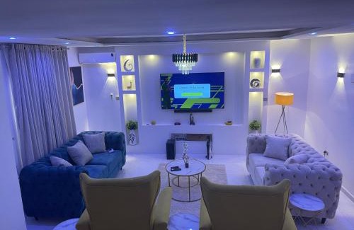 Abuja House | Morak Homes - Luxury 4 bed home with PS5, 24hrs electricity, Super fast Wifi, Snooker, Games room - in a secured estate