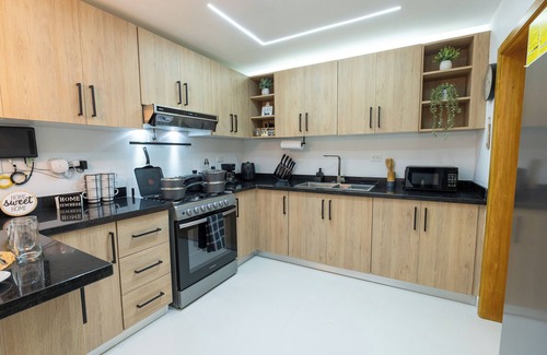Punal Apartment | Mordern 3BR! 9fl, King Bed! Sti!,