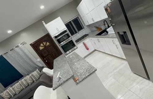 Nassau Apartment | Morden spacious Town House w/jacuzzi , free parking, and free WiFi