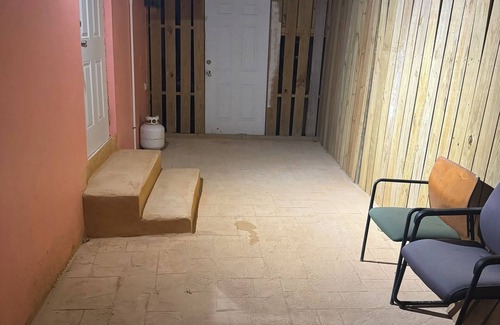 Nassau Apartment | Morden spacious Town House w/jacuzzi , free parking, and free WiFi