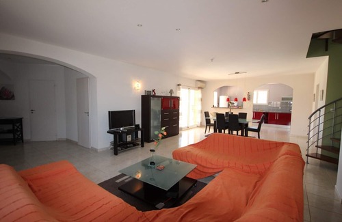 Portiragnes House | Mordern Villa with privat pool, for 8 Persons, 4 Bedrooms, 170sqm, at 3km from the beach of.