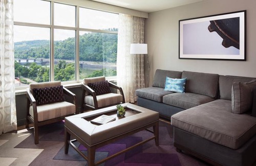 Morgantown Hotel | Morgantown Marriott at Waterfront Place