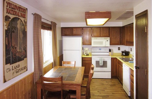 Horse Butte Condo | Morning Glory-comfortable Yellowstone retreat; just minutes from YNP West Gate