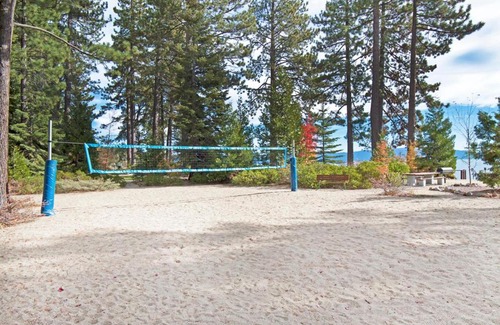 Sunnyside House | Morte House - WALK TO LAKE