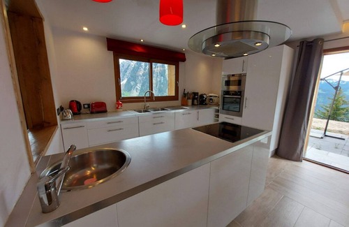 Morzine Ski Chalet | Morzine: panoramic, south-facing, comfortable chalet