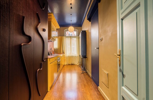 Jezyce Apartment | Most Teatralny Artistic Apartment