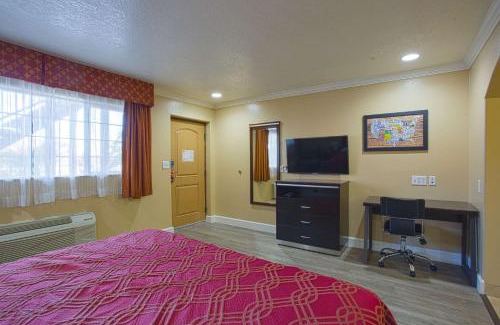Olde Carlsbad Hotel | Motel 6 Carlsbad, Ca- North