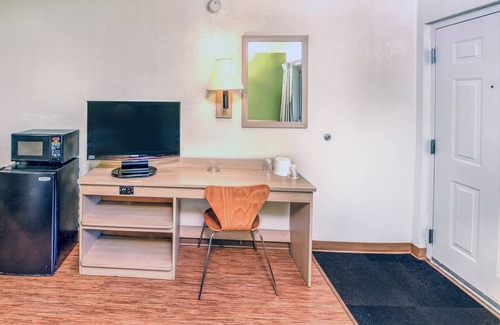 West Colorado Springs Hotel | Motel 6 – Colorado Springs, CO – South/Metro Area