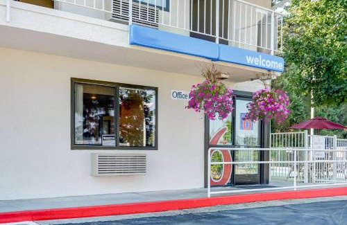 Eugene Hotel | Motel 6-Eugene, OR - South Springfield