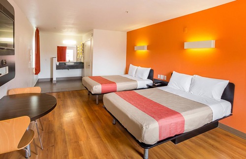 Grand Prairie Hotel | Motel 6 Grand Prairie, TX - Near Six Flags Drive