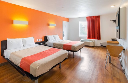 Grand Prairie Hotel | Motel 6 Grand Prairie, TX - Near Six Flags Drive